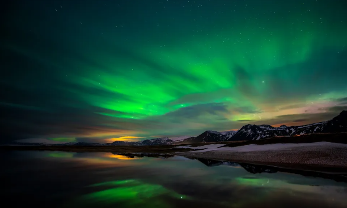 Northern Lights 4,5 Hours - Tesla 3 pax (20:30, Sedan)